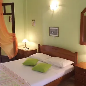 Pefka & Appartement Vourvourou
